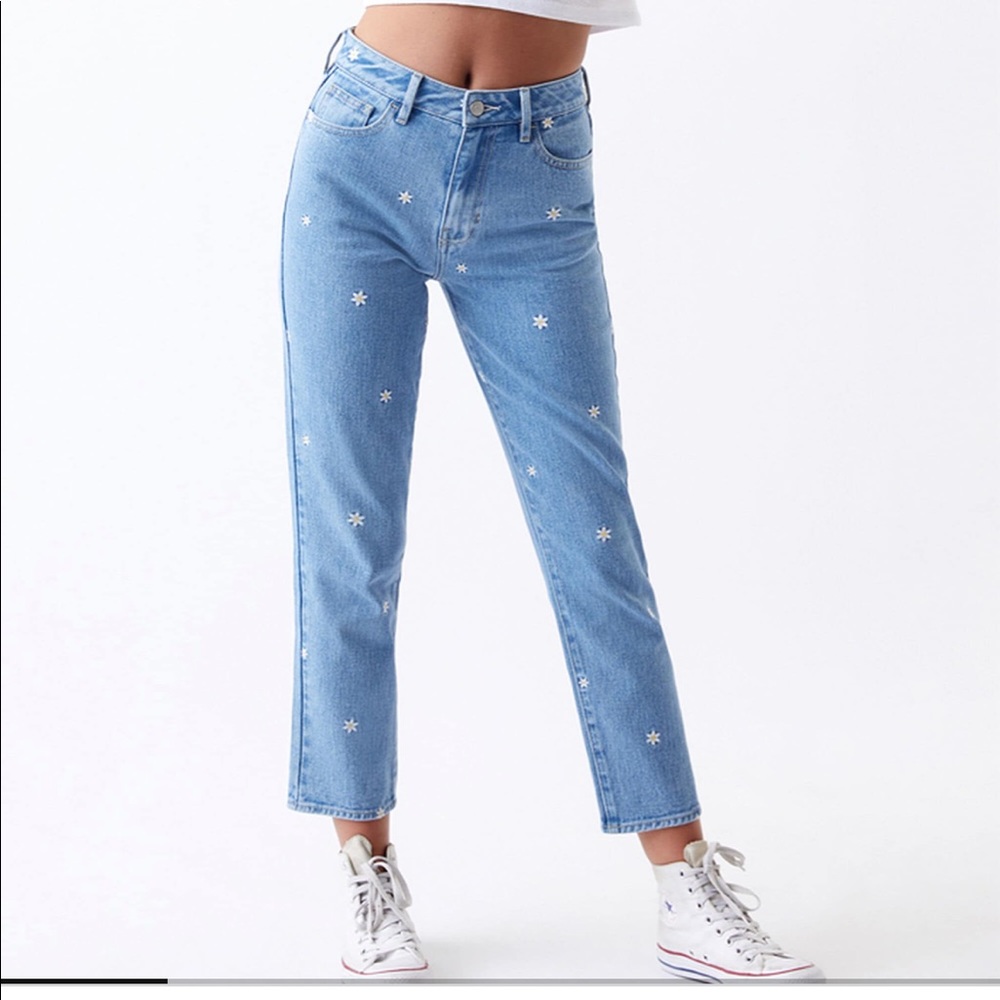PacSun Raining Daisy Mom Jeans - Size 26